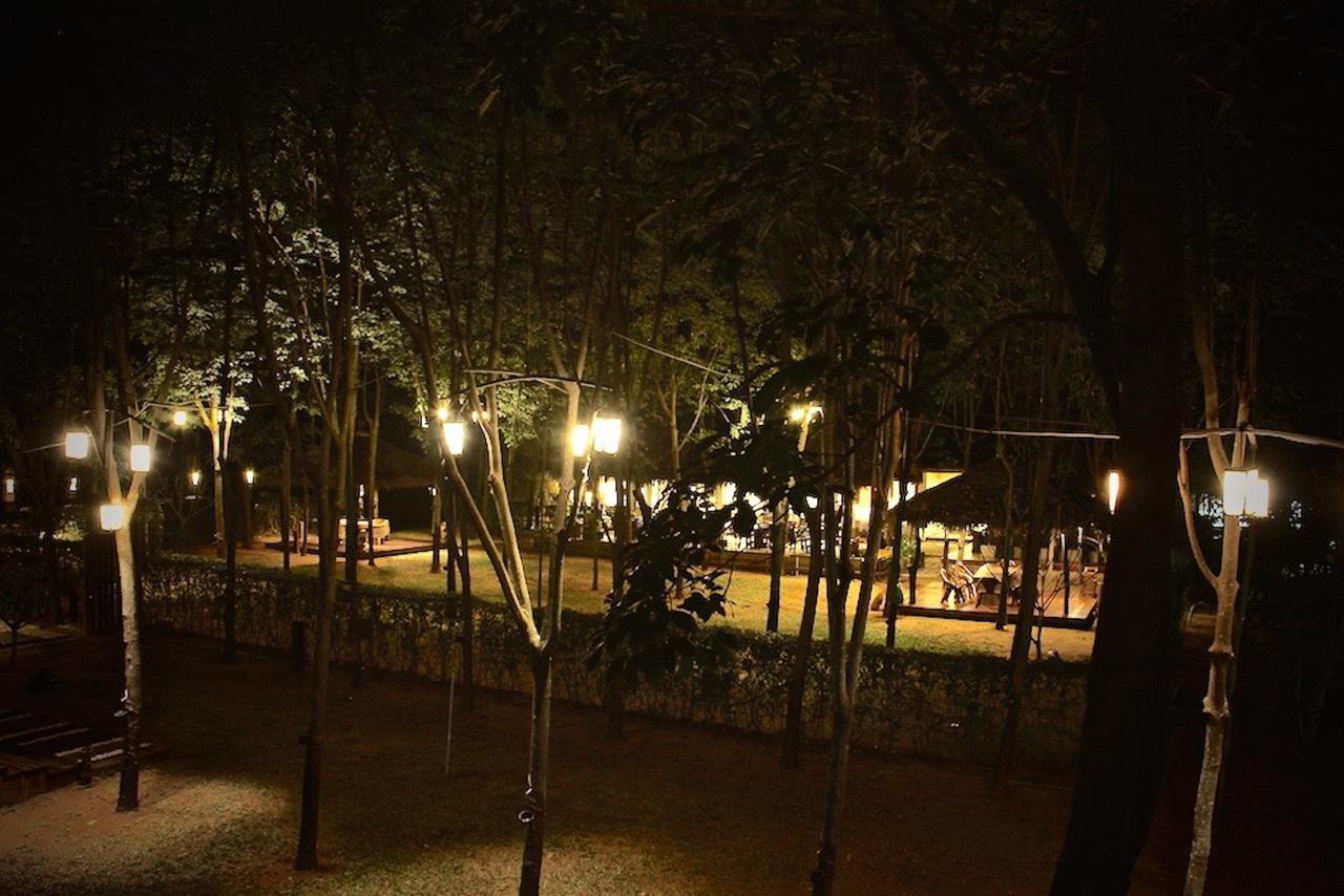 Singha Rubber Tree Hotel Sai Yok Buitenkant foto
