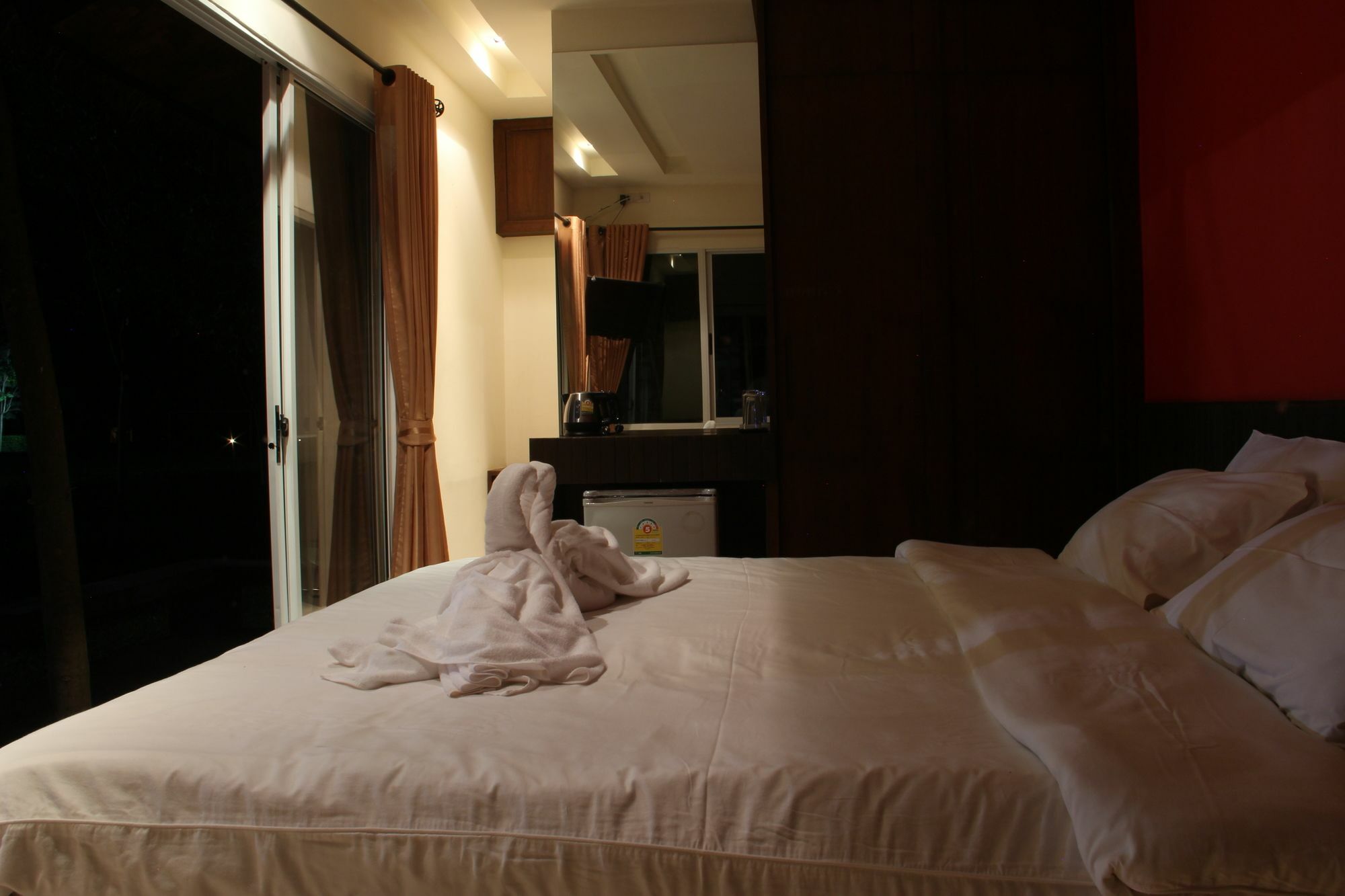 Singha Rubber Tree Hotel Sai Yok Buitenkant foto