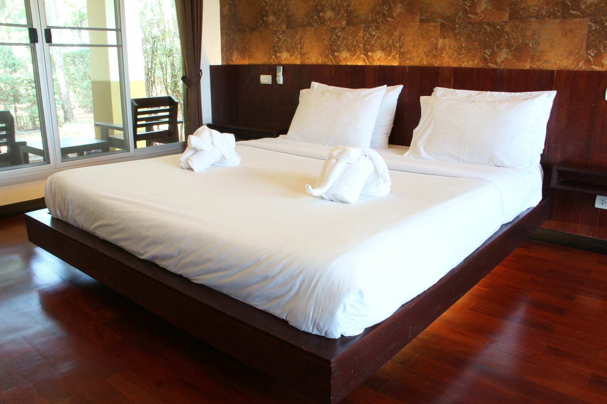 Singha Rubber Tree Hotel Sai Yok Buitenkant foto